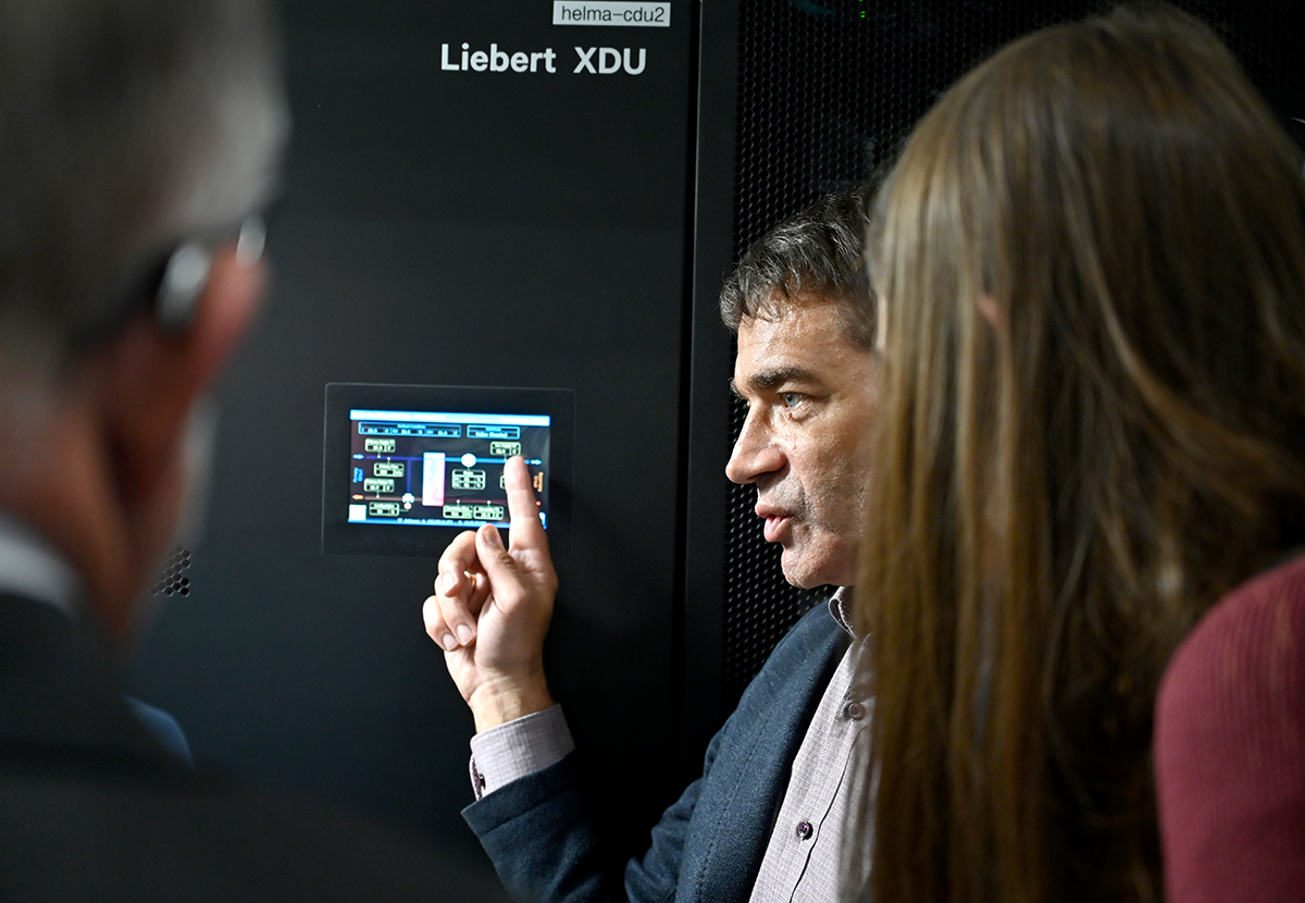 Wellein erklärt etwas