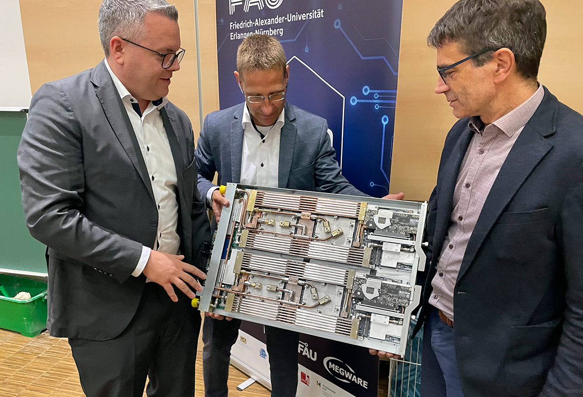 Wissenschaftler um Bauteile von Helma