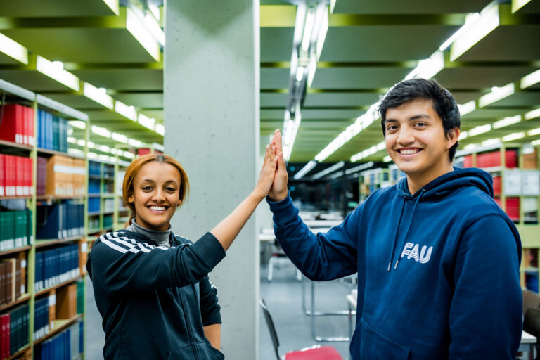 Beitragsbild für FAU-Alumni weltweit