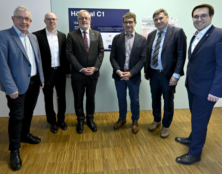 Hochleistungscomputer: Superrechner Helma eingeweiht