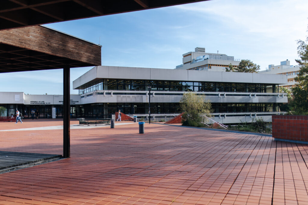 Ansicht eines Platzes auf dem Campus Erlangen Süd.