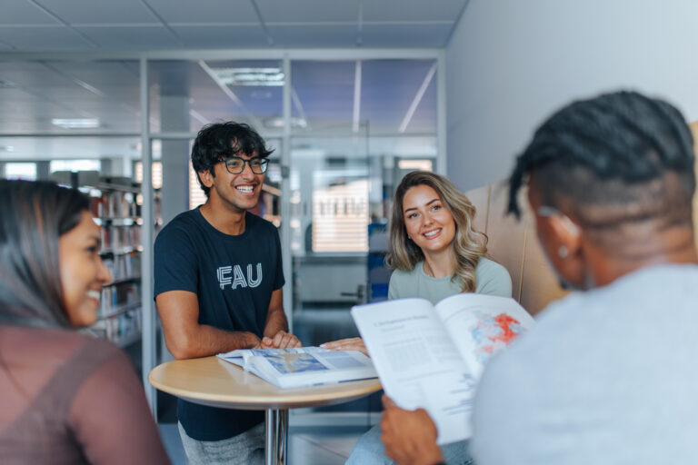 Fördermöglichkeiten für Praktika und Abschlussarbeiten