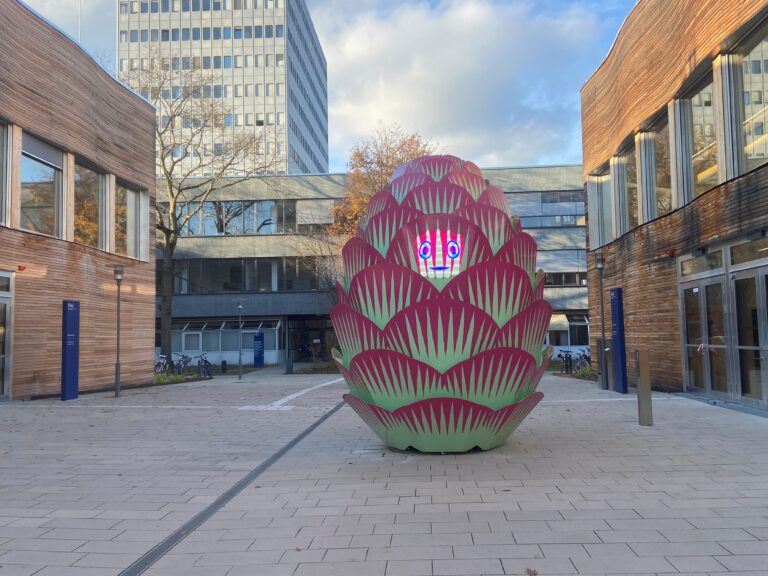 Ein Orakel auf dem FAU Campus Erlangen Süd