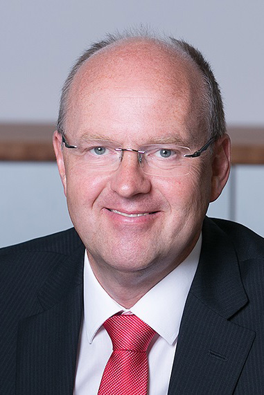 Porträtfoto von Johannes von Hebel.