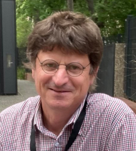 FAU researcher Geiselhart: A man with brown hair and nickel-framed glasses